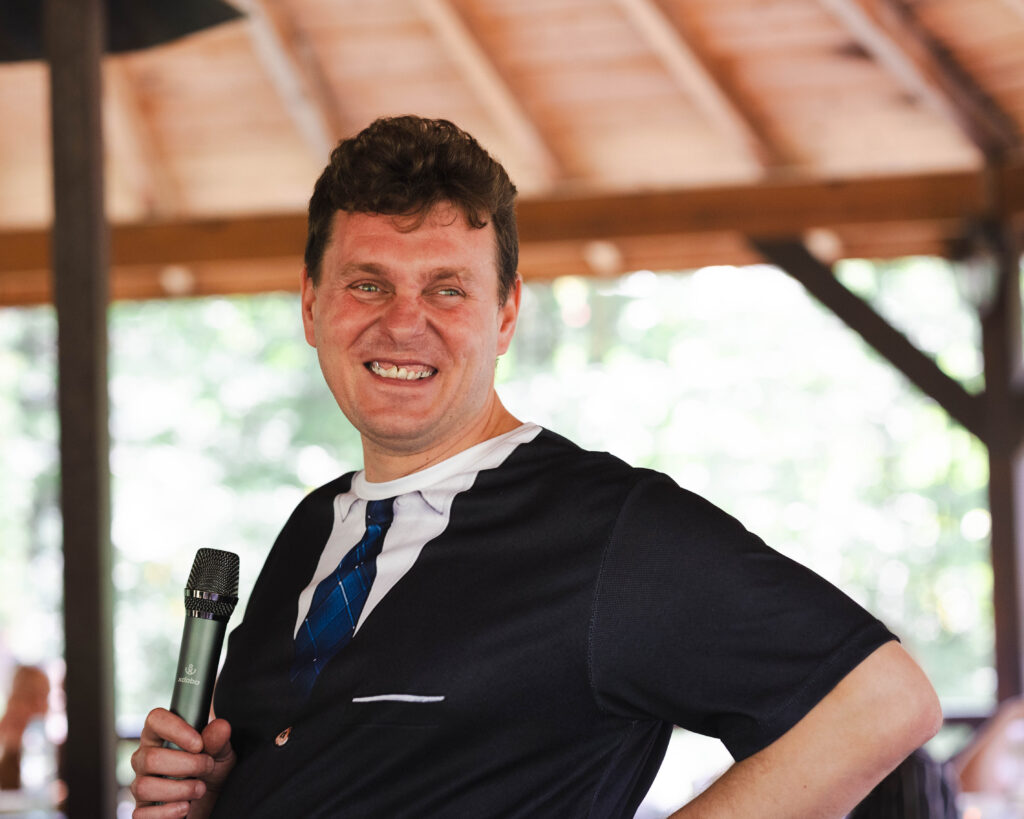 Uczestnicy projektu Spirala Zmysłów podczas ogniska integracyjnego w Ogrodzie Botanicznym w Łodz